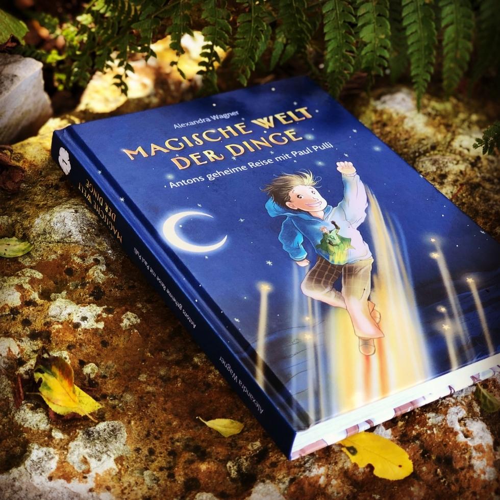 Cover des Kinderbuches über Nachhaltigkeit Magische Welt der Dinge, Band 1