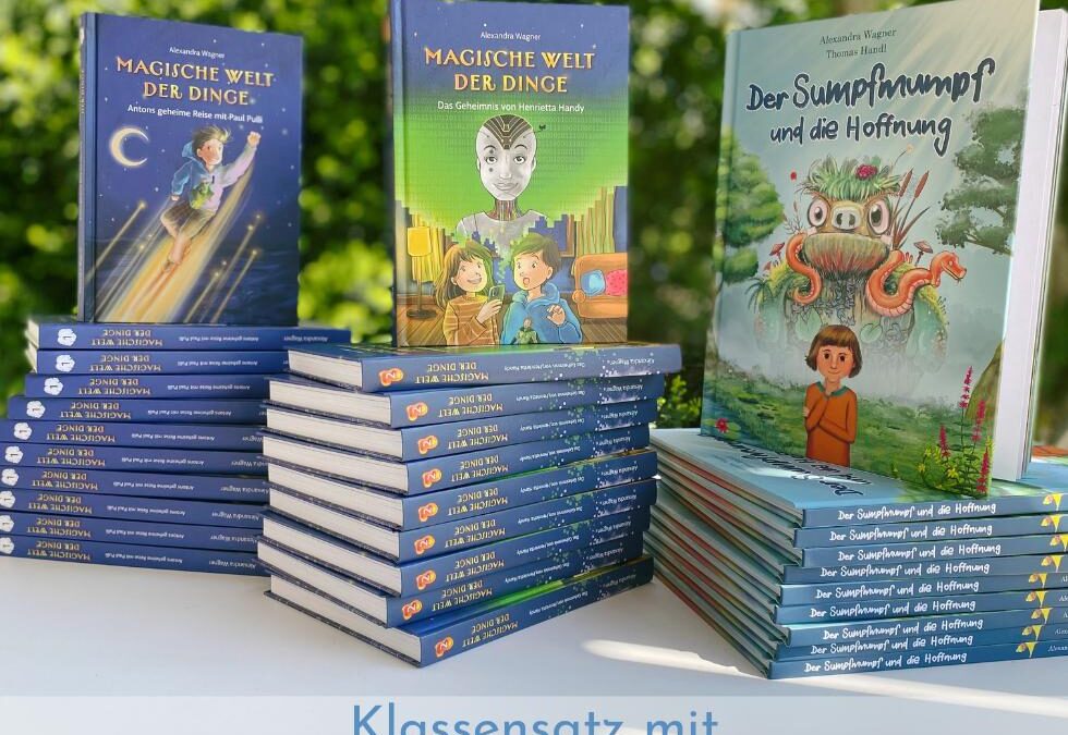 3 Bücherstapel nebeneinander , Text-Overlay Klassen Satz bestellen mit Rabatt