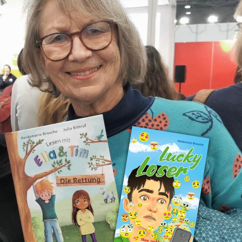 Leseföder-Expertin und Autorin Heidemarie Brosche mit Büchern